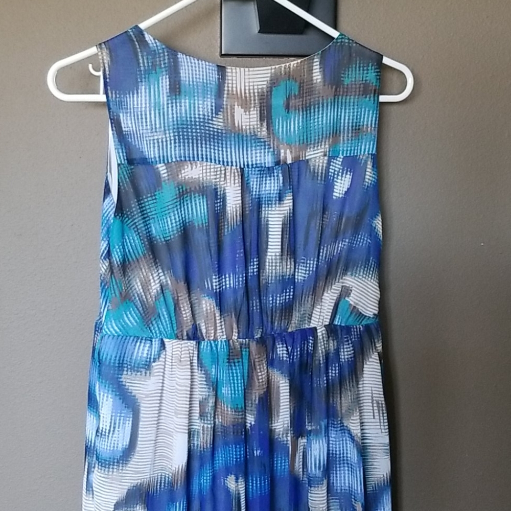 Dress - Picture 4 of 5